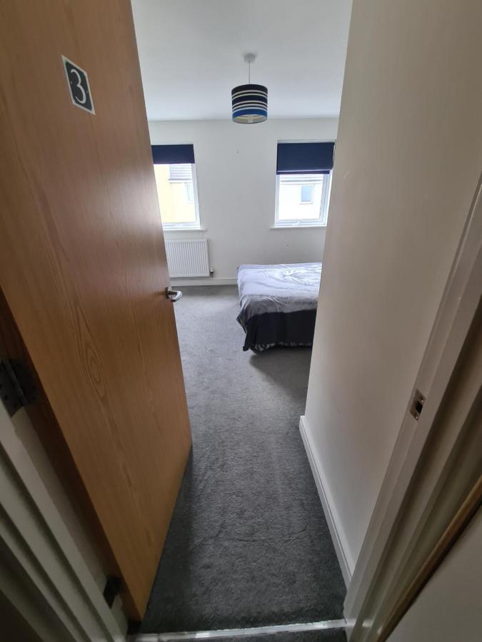 Superking Bedroom Close To The A30 Camborne Eksteriør bilde