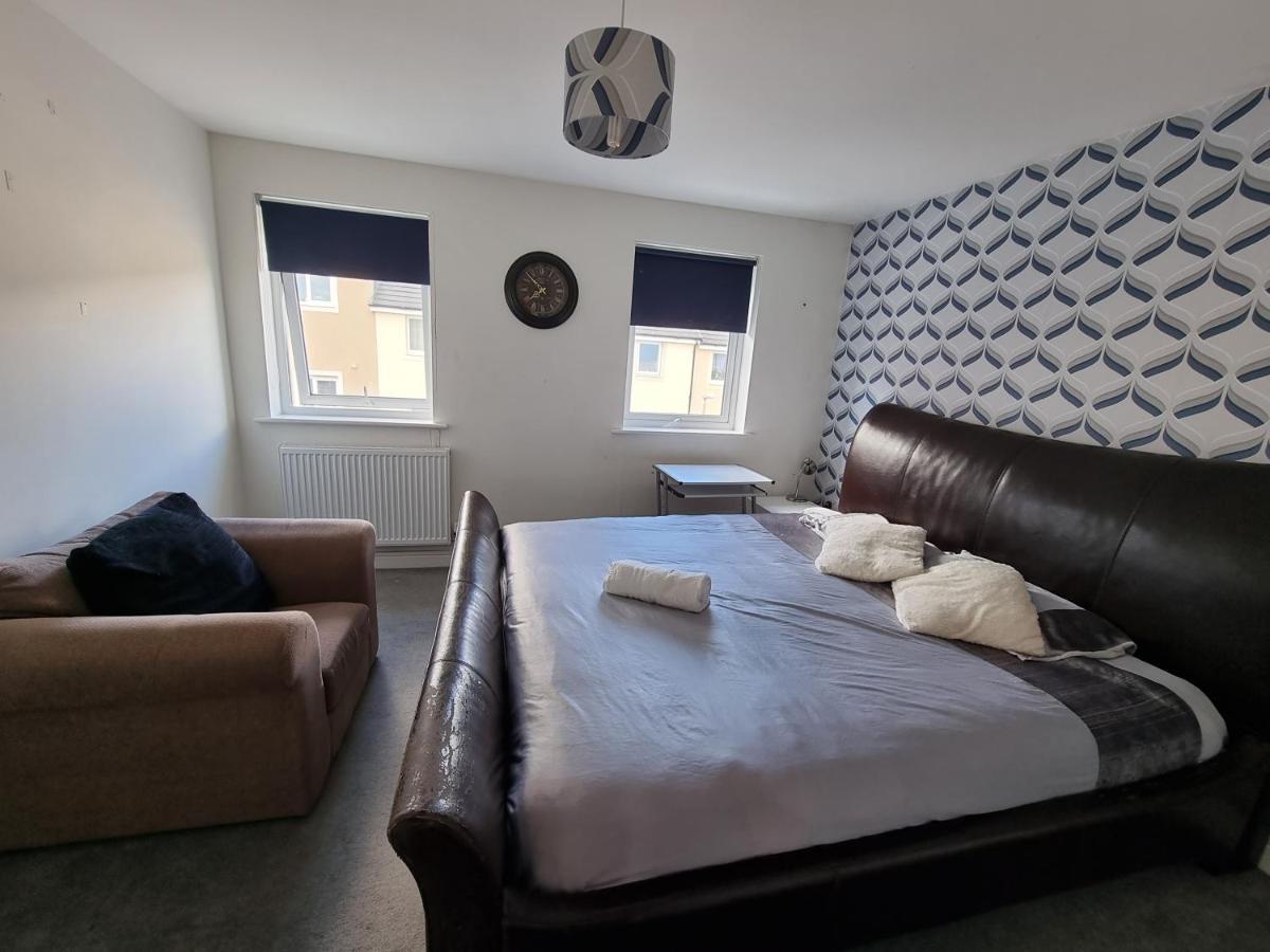 Superking Bedroom Close To The A30 Camborne Eksteriør bilde