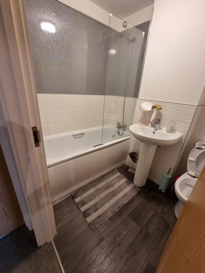Superking Bedroom Close To The A30 Camborne Eksteriør bilde